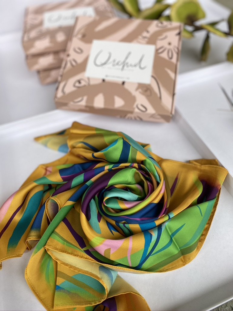 Silk Satin Scarf Chillón